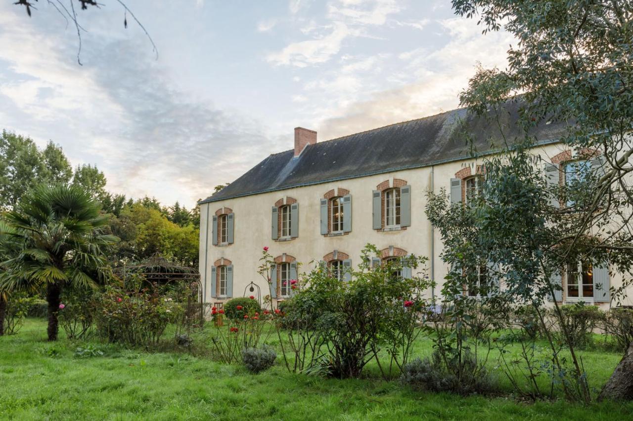 Manoir De Bel Ebat Hotel Crossac Eksteriør billede